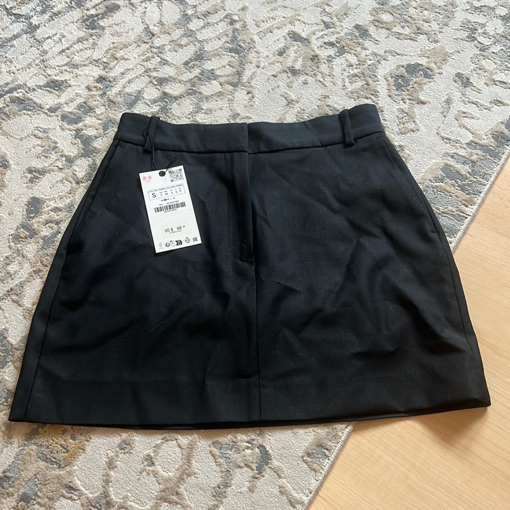 NWT Zara black mini skirt